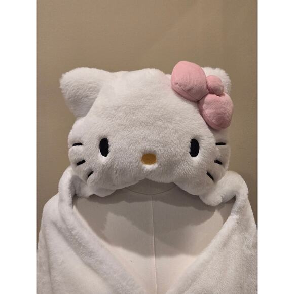 Hot Topic Sanrio Hello Kitty Hooded White Blanket - Picture 3 of 7